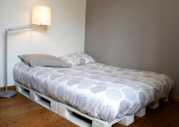Comment faire un lit 2 places en palettes ?