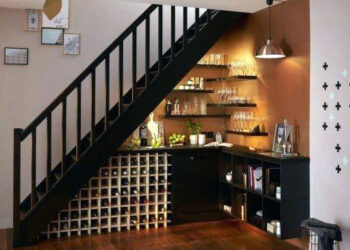 Comment faire une cave à vin sous un escalier ?