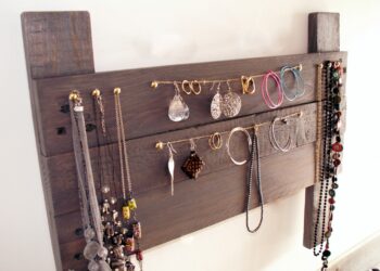 Comment faire une coiffeuse en bois ?