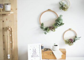 Comment faire une couronne de fleurs murale ?