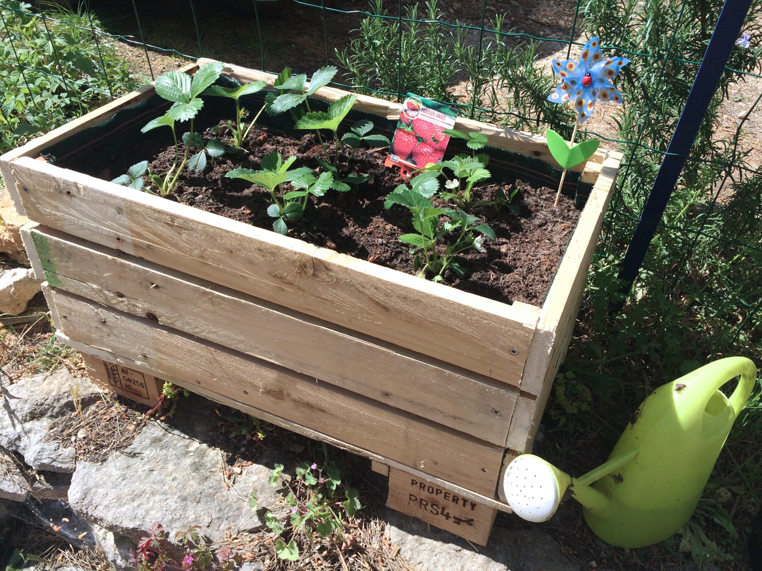 Comment faire une jardinière en bois facile — free download