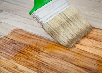 Comment faire une lasure à effet vieilli avec de la peinture ?