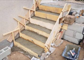 Comment faire une marche d'escalier en béton ?