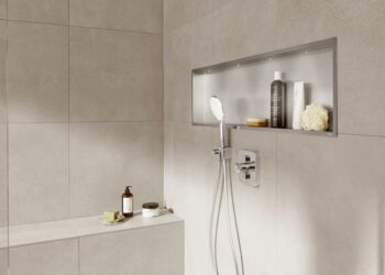 Comment faire une niche dans un mur de douche ?