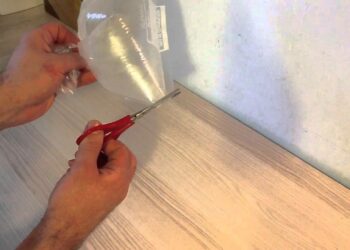 Comment faire une poche à douille avec un sac plastique ?