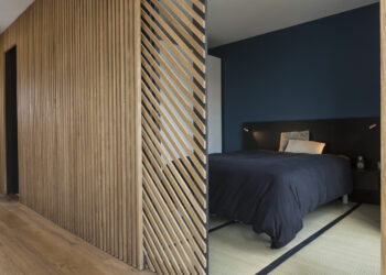 Comment faire une porte en tasseaux ?