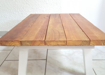 Comment faire une table avec des planches de bois ?