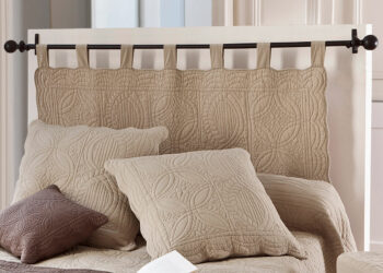 Comment faire une tête de lit avec des rideaux ?
