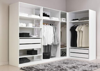 Comment fermer un dressing d'angle ?