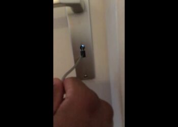 Comment fermer une armoire sans porte ?