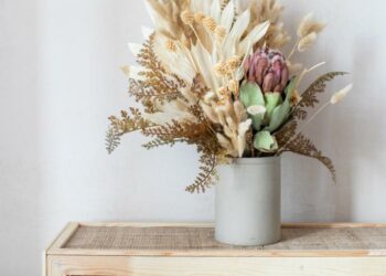 Comment fixer couleur fleurs séchées ?