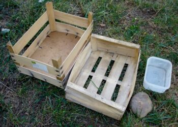 Comment fixer des cagettes entre elles ?