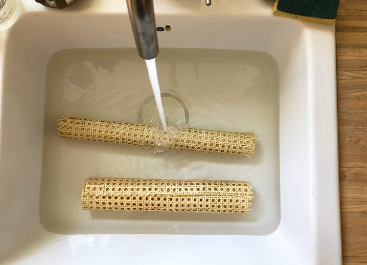 Comment fixer du cannage sur un meuble