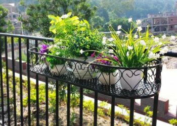 Comment fixer une jardinière sur un balcon ?