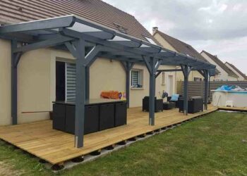 Comment fixer une pergola sur une terrasse béton ?