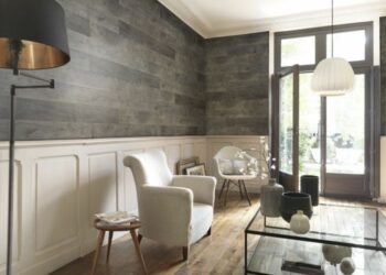 Comment habiller un mur blanc intérieur ?