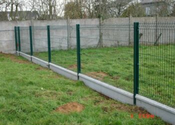 Comment habiller une clôture en grillage ?