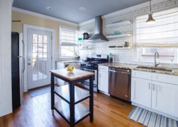 Comment habiller une fenêtre de cuisine coulissante ?