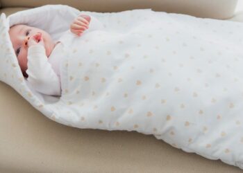 Comment installer bébé dans un nid d'ange ?
