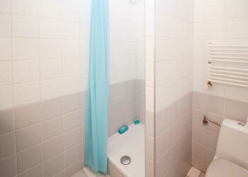 Comment installer un rideau de douche ?