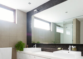 Comment installer un rideau de salle de bain ?