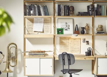 Comment installer une étagère murale IKEA ?