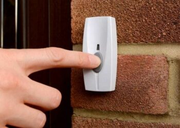 Comment installer une sonnette de porte ?