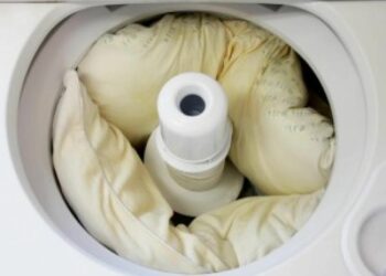 Comment laver les oreillers jaunis Obtenez des oreillers blancs comme neige ?