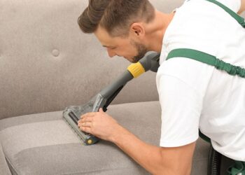 Comment laver son canapé avec un nettoyeur vapeur ?