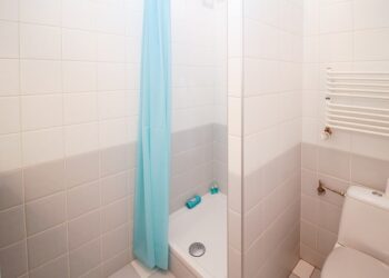 Comment laver un rideau de douche en tissu ?