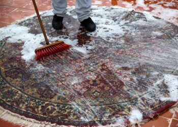 Comment laver un tapis de salon ?