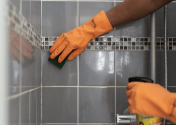 Comment lessiver les portes ?