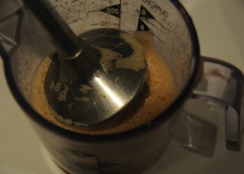 Comment mesurer 10 cl d'huile ?