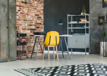 Comment mettre en valeur une table blanche ?
