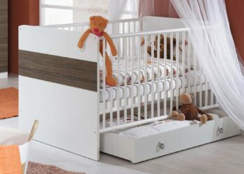 Comment monter le lit d'un bébé ?