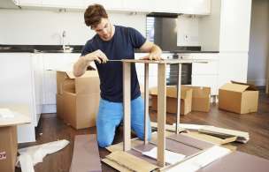 Comment monter un meuble seul ?