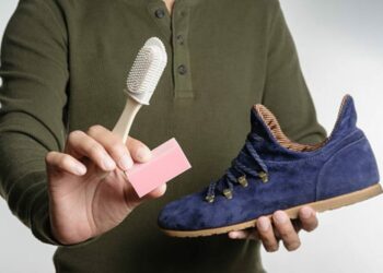 Comment nettoyer du daim avec une gomme ?