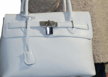 Comment nettoyer du suède blanc ?