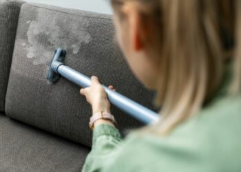 Comment nettoyer un canapé avec un nettoyeur vapeur ?