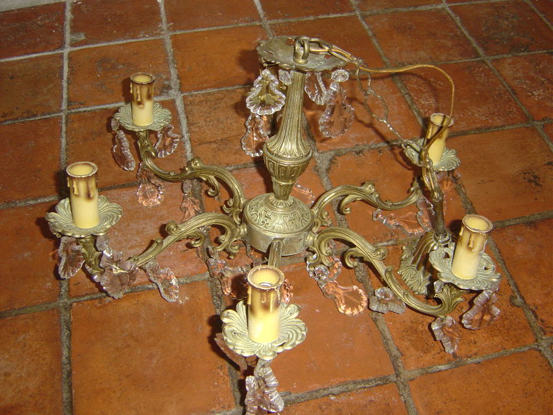Comment nettoyer un lustre ancien en laiton