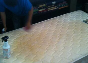 Comment nettoyer un matelas très sale ?