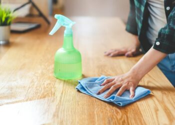 Comment nettoyer une table bouillotte ?