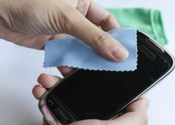 Comment nettoyer vitre protection smartphone ?