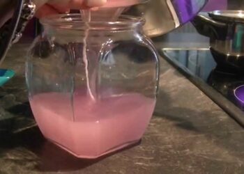 Comment parfumer naturellement une bougie ?