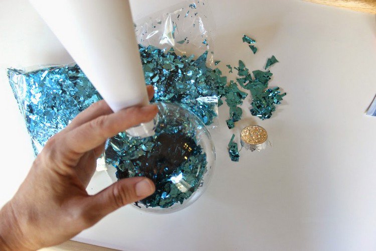 Comment peindre une boule en plastique