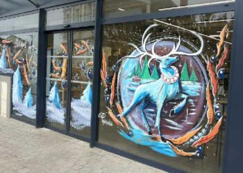 Comment peindre une vitrine de Noël ?