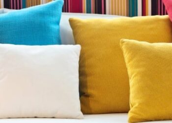 Comment placer des oreillers sur un lit ?