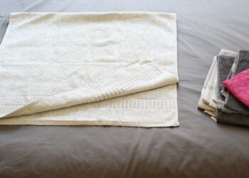 Comment plier une serviette de bain joliment ?