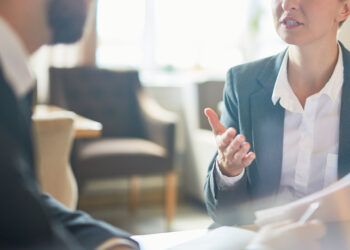 Comment porter plainte contre Menzzo ?