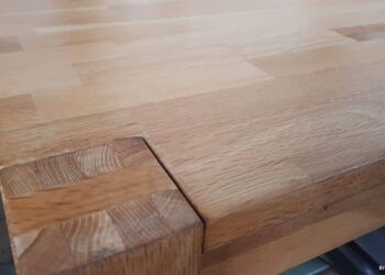 Comment protéger une table extérieur en bois ?